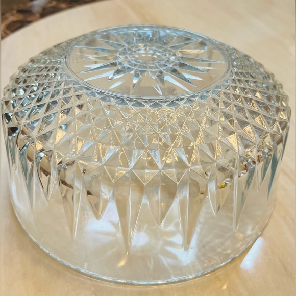 Vintage Arcoroc USA Clear Glass Diamond Starburst Salad/Fruit Serving Bowl 9” - Picture 4 of 5